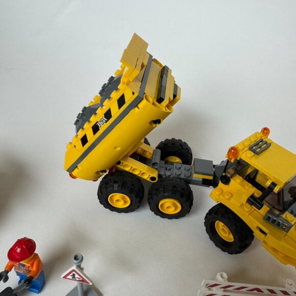 Lego City 7630 7631 Front End Loader Dump Truck Complete Construction Manual Set - Picture 9 of 12